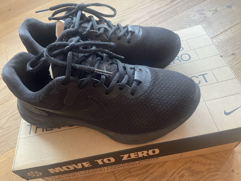 Nike buty sportowe 37,5 jak nowe czarne