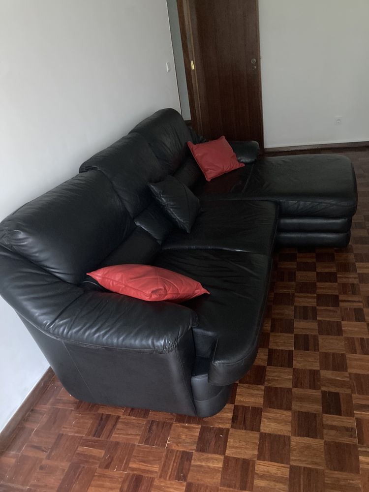 Vendo sofa de pele com chaiselonge