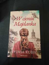 Książka "W cieniu Majdanka"