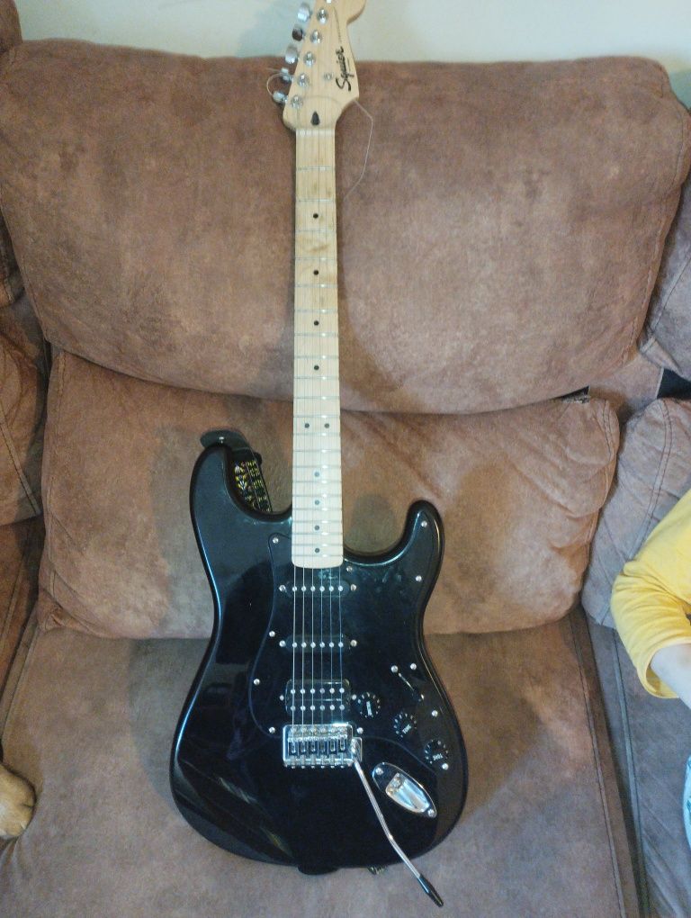 Squier hss black