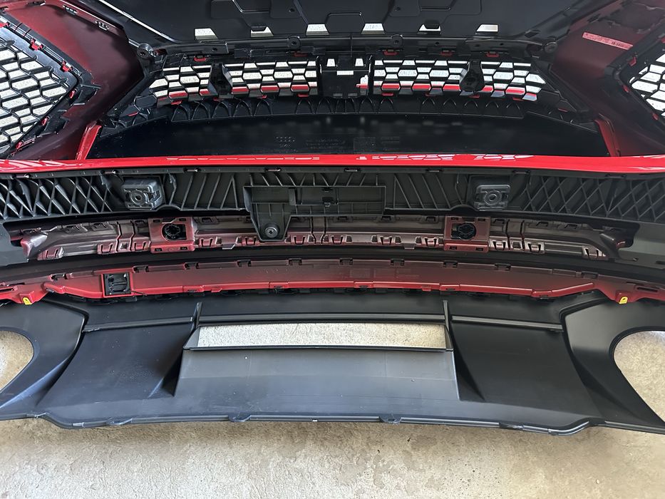 Бампер передній задній Audi Rs Q3 83A