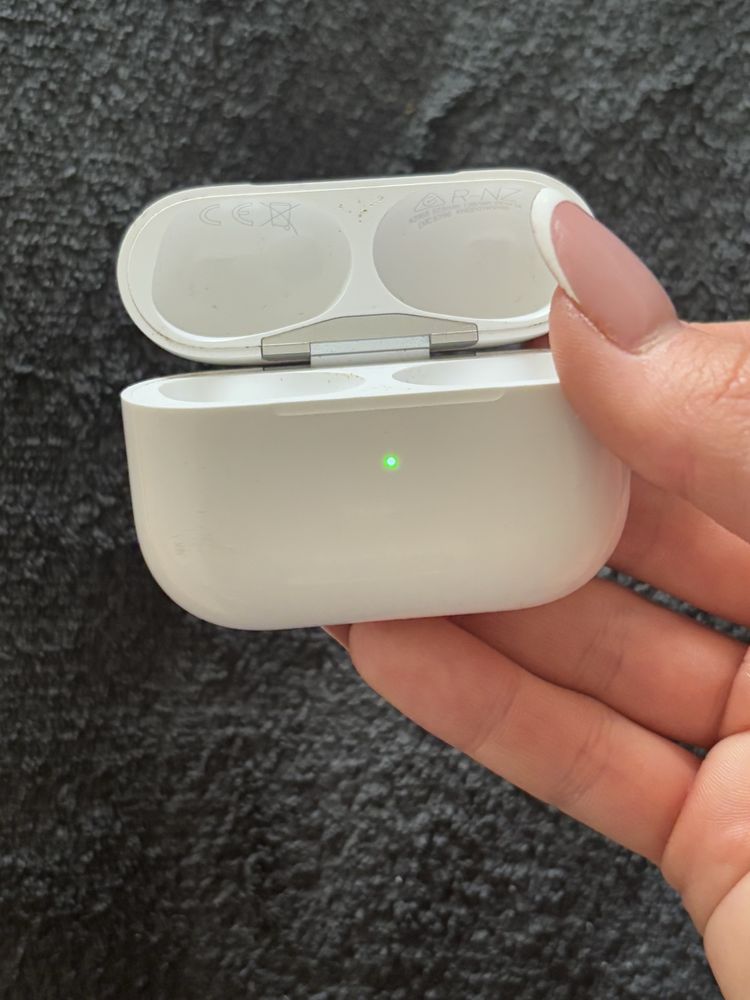 sluchawki(etui) airpods pro 2gen