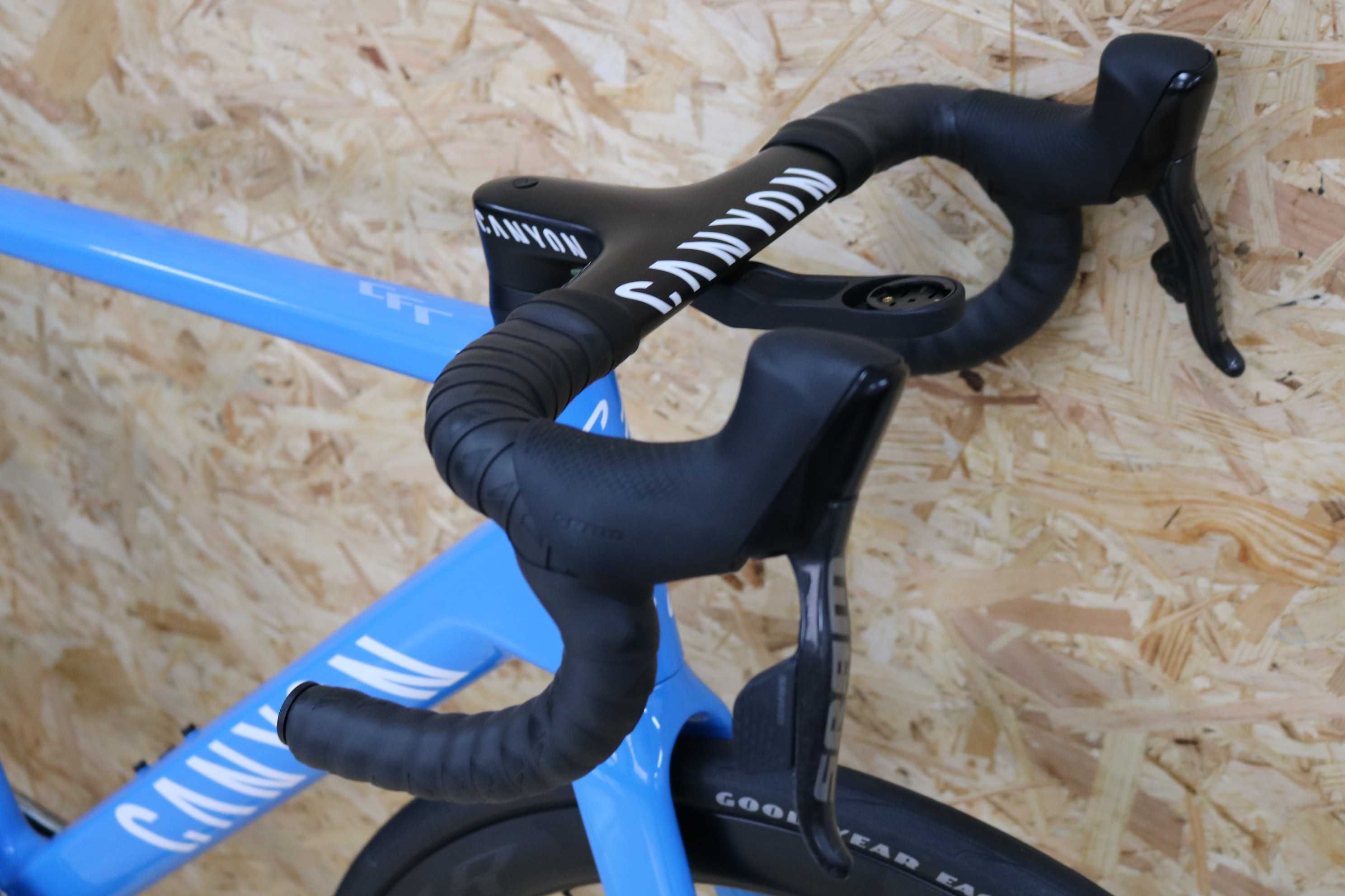 Bicicleta topo de gama Canyon CFR Movistar - Sram Red AXS - Rodas carb