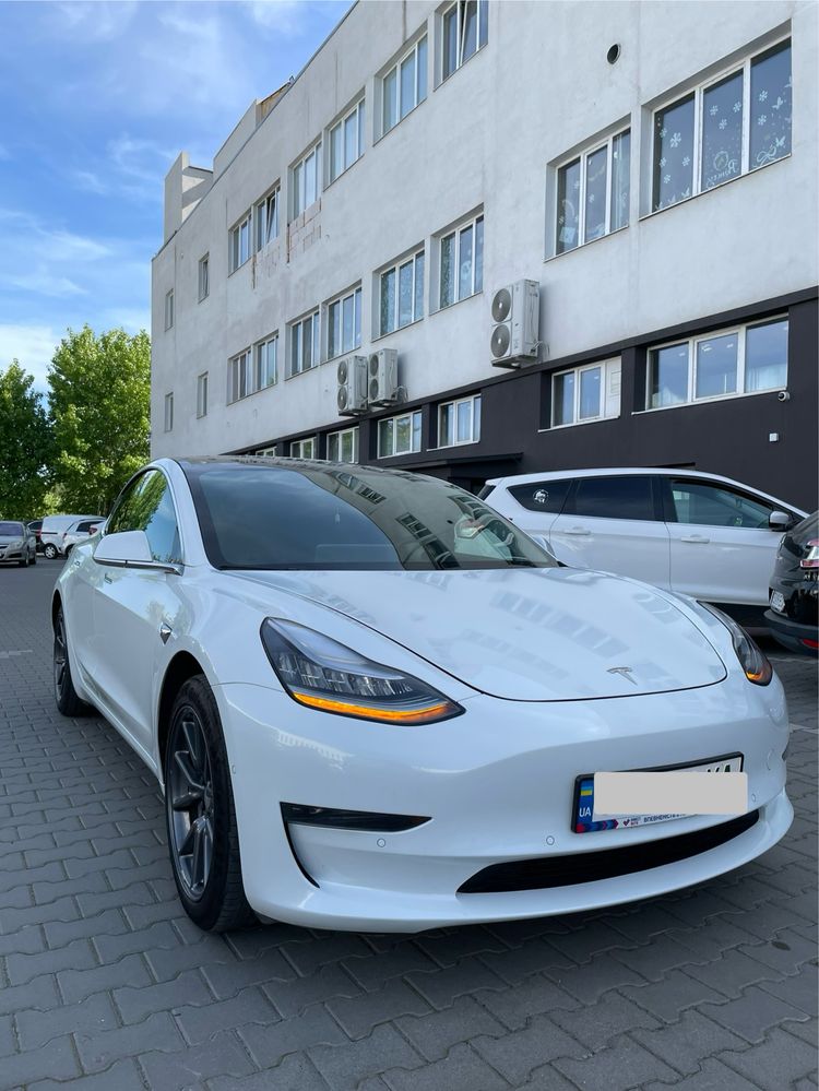 Tesla M3, Тесла модел 3