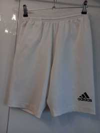р. S 44 Adidas белые спортивные шорты