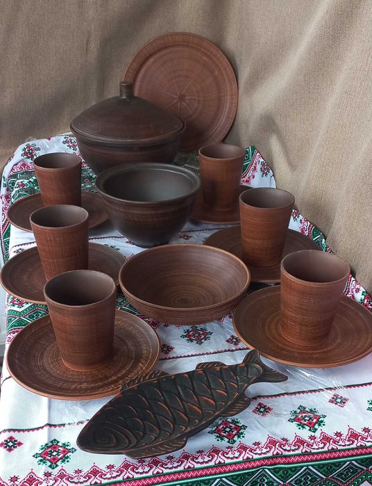 Набір глиняного посуду на 6 персон для 12 страв на Різдво