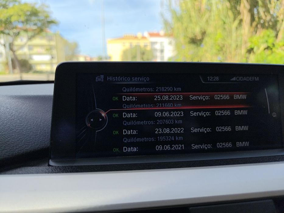 BMW 318d touring F31