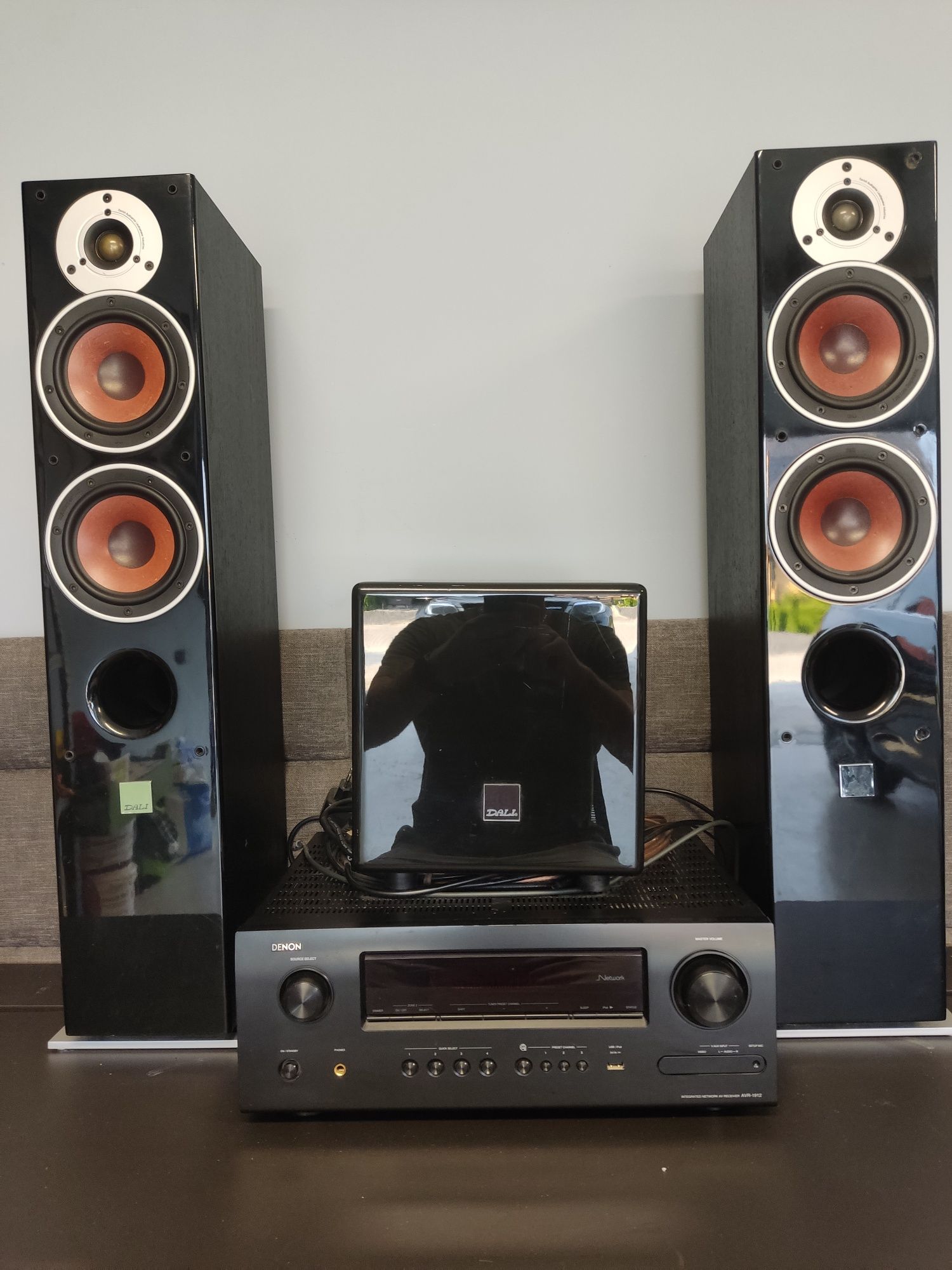 Denon AVR-1912.  Dali FAZON SUB 2.  Dali ZENSOR 5