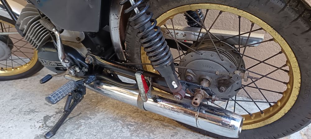 Motorizada antiga de 1981, Macal Minarelli em bom estado