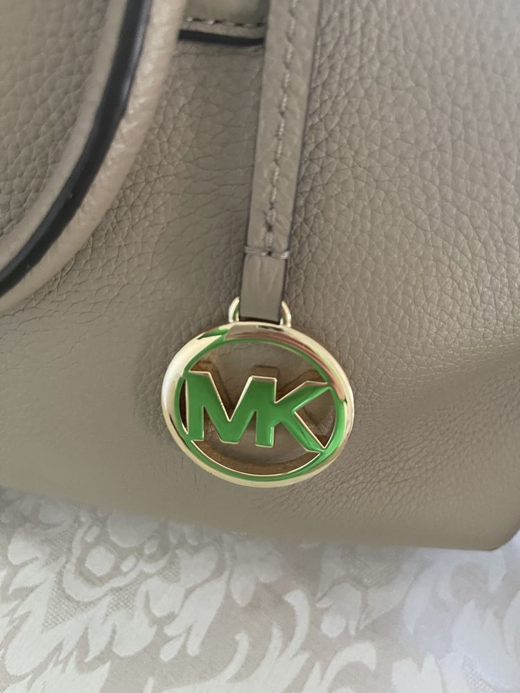 Mala Michael Kors