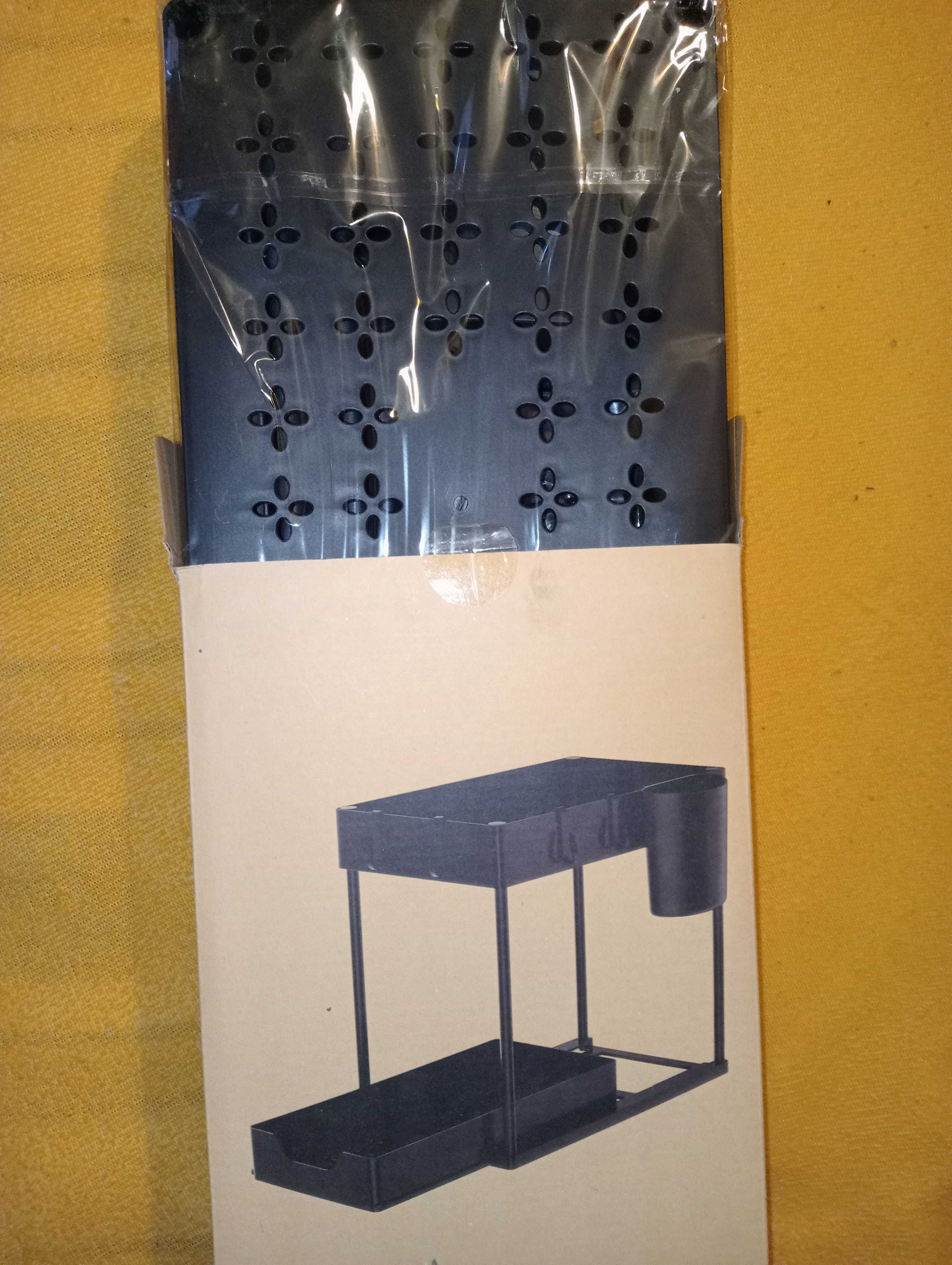 Organizer, 2 poziomy, do szafki z 4 haczykami i 1 kubkiem wiszącym