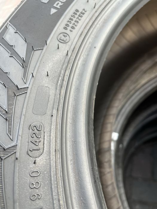 Шини 215/65 R16СNokian Snowproof резина бу зима цешка