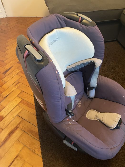 Cadeira auto Maxi-cosi com sinais de uso