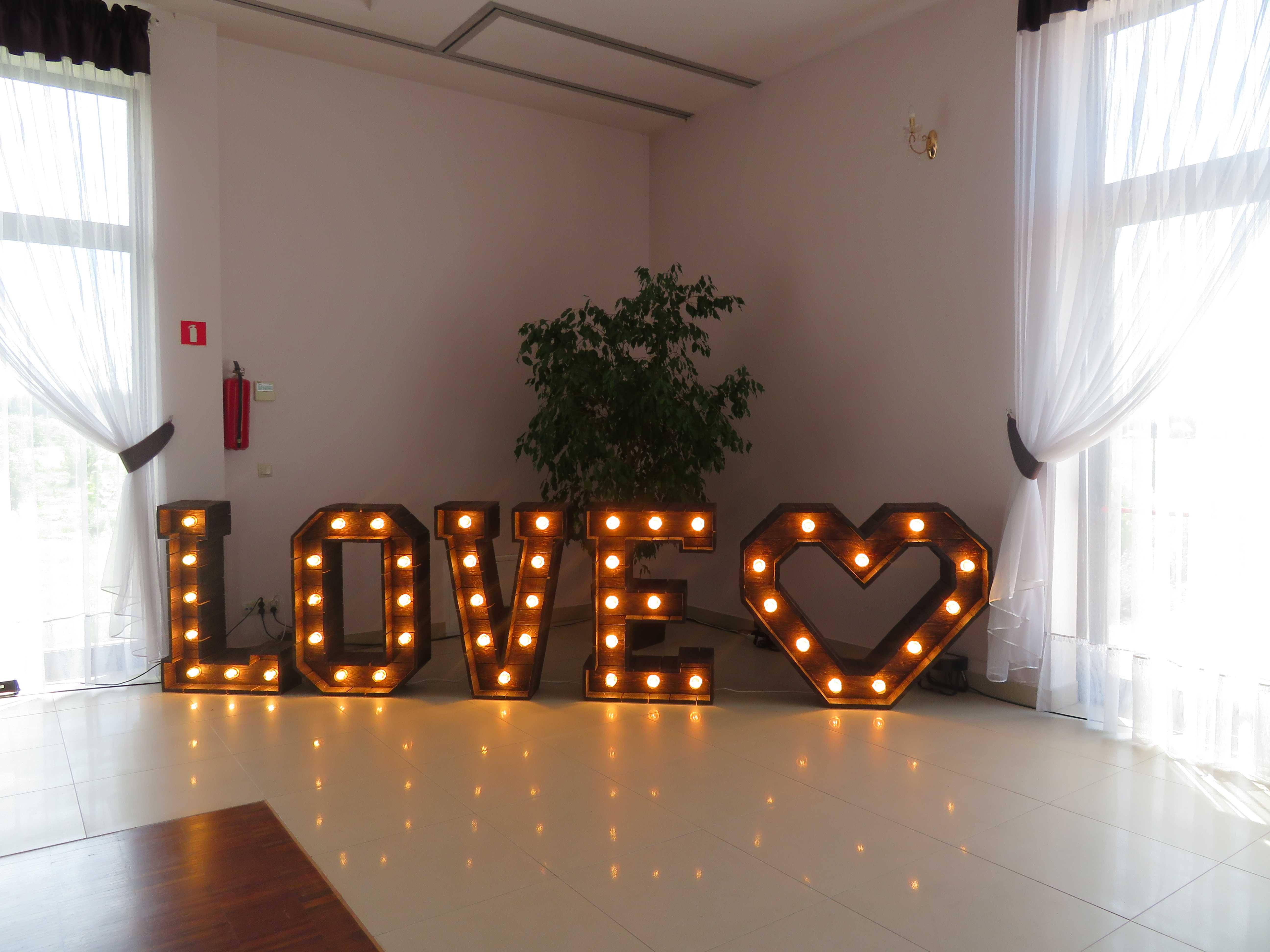 Do Sprzedania Drewniany Napis LOVE , na ślub i wesele