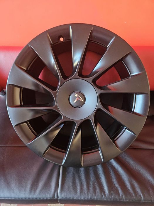 Диски R20 5x114.3 ET45 9.5J DIA64.1 Tesla Model Y Satin Black