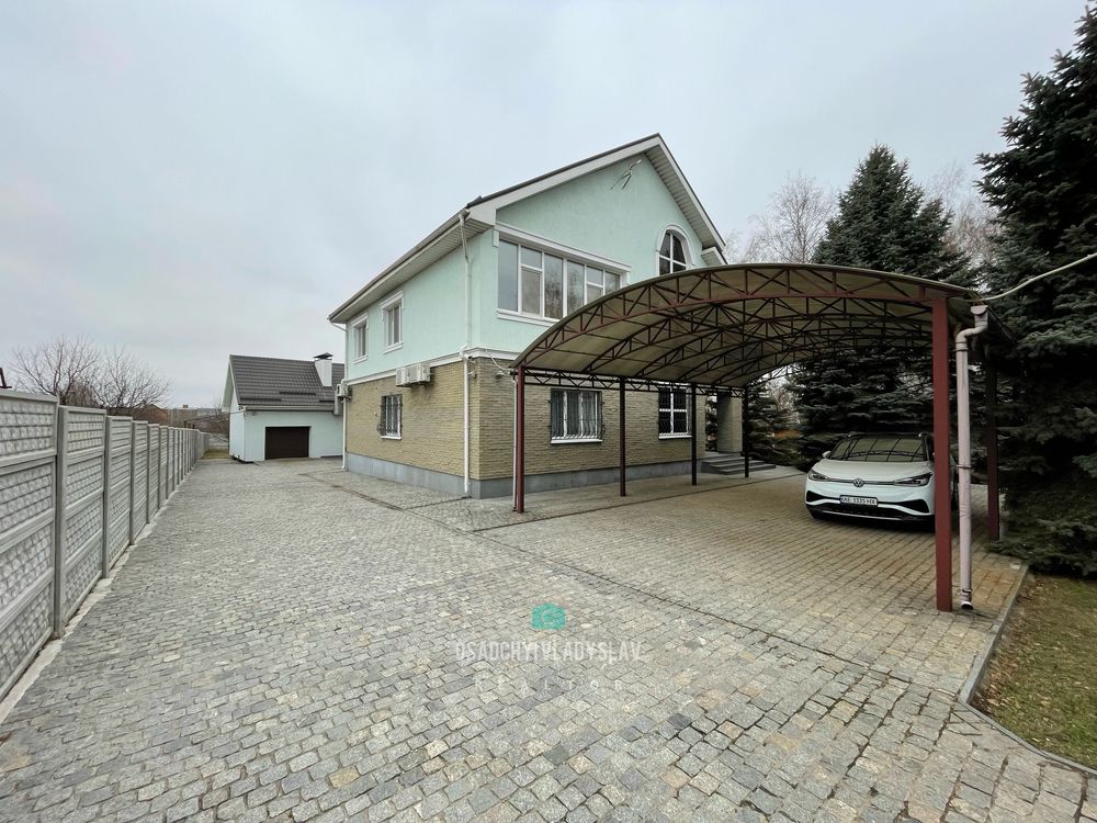 Розкішний будинок! Новоалександровка ( за АТБ) Кристальный