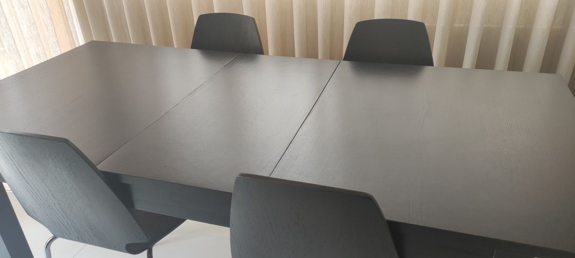 Mesa extensível + 4 cadeiras
