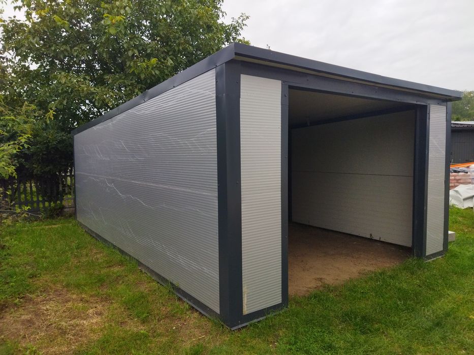 Garaż ocieplany z płyt warstwowych 6,3x4m