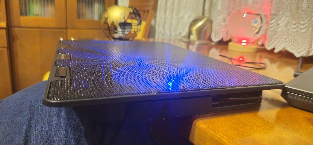 Podstawka chłodząca BLOW LED