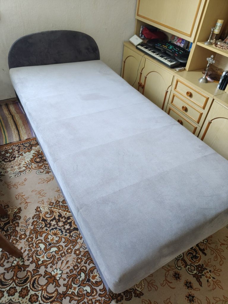 Tapczan, łóżko pojedyncze