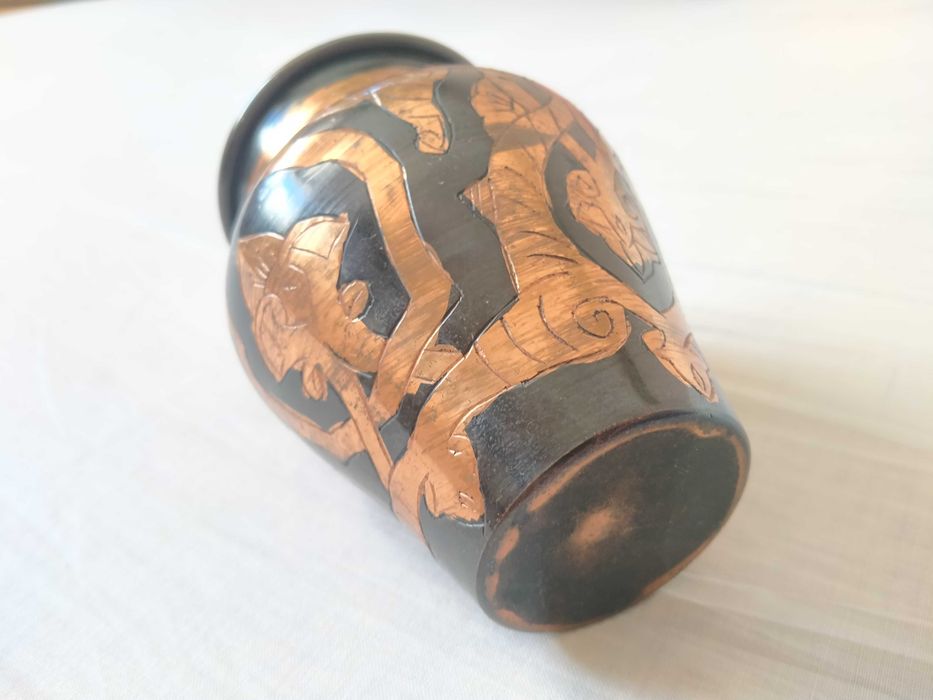 Wazonik miedziany grawerowany wysokość około 12 cm waga około 190 g