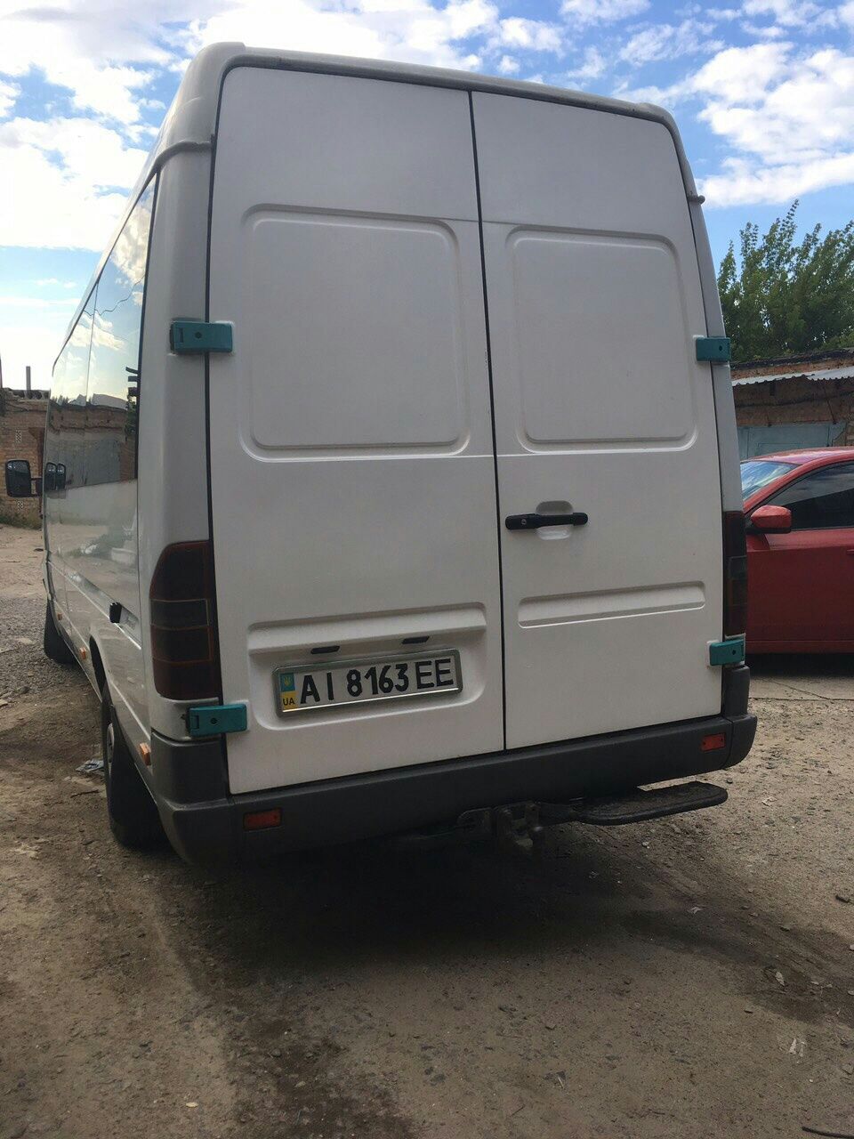 Двери задние и боковые на Mercedes Sprinter LT