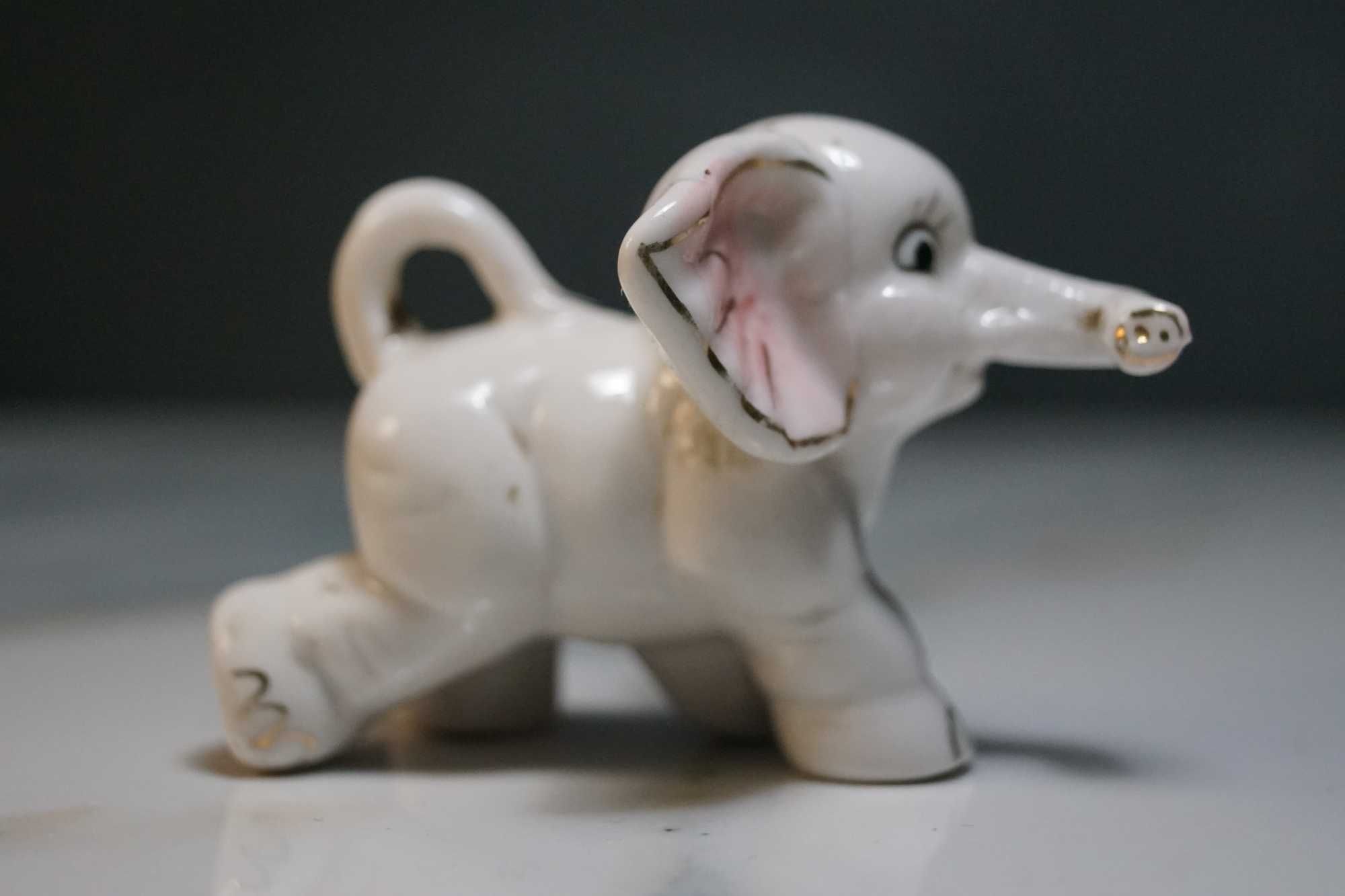 Porcelanowy słoń słonik na szczęście
