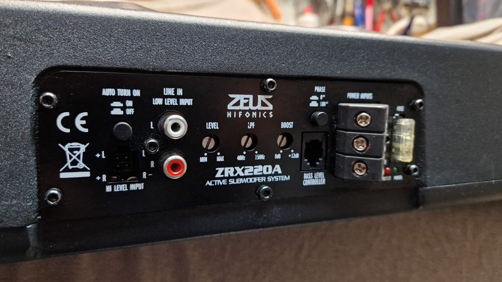 Hifonics Zeus ZRX220A subwoofer aktywny 2x20cm