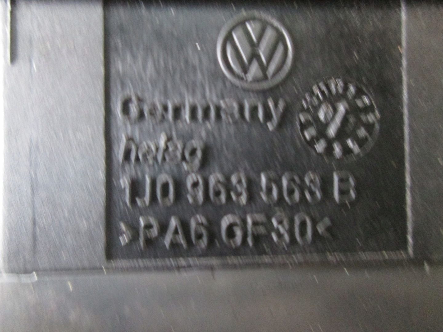 PRZEŁĄCZNIK PODGRZEWANIA FOTELA VOLKSWAGEN GOLF IV 4 1J0963563