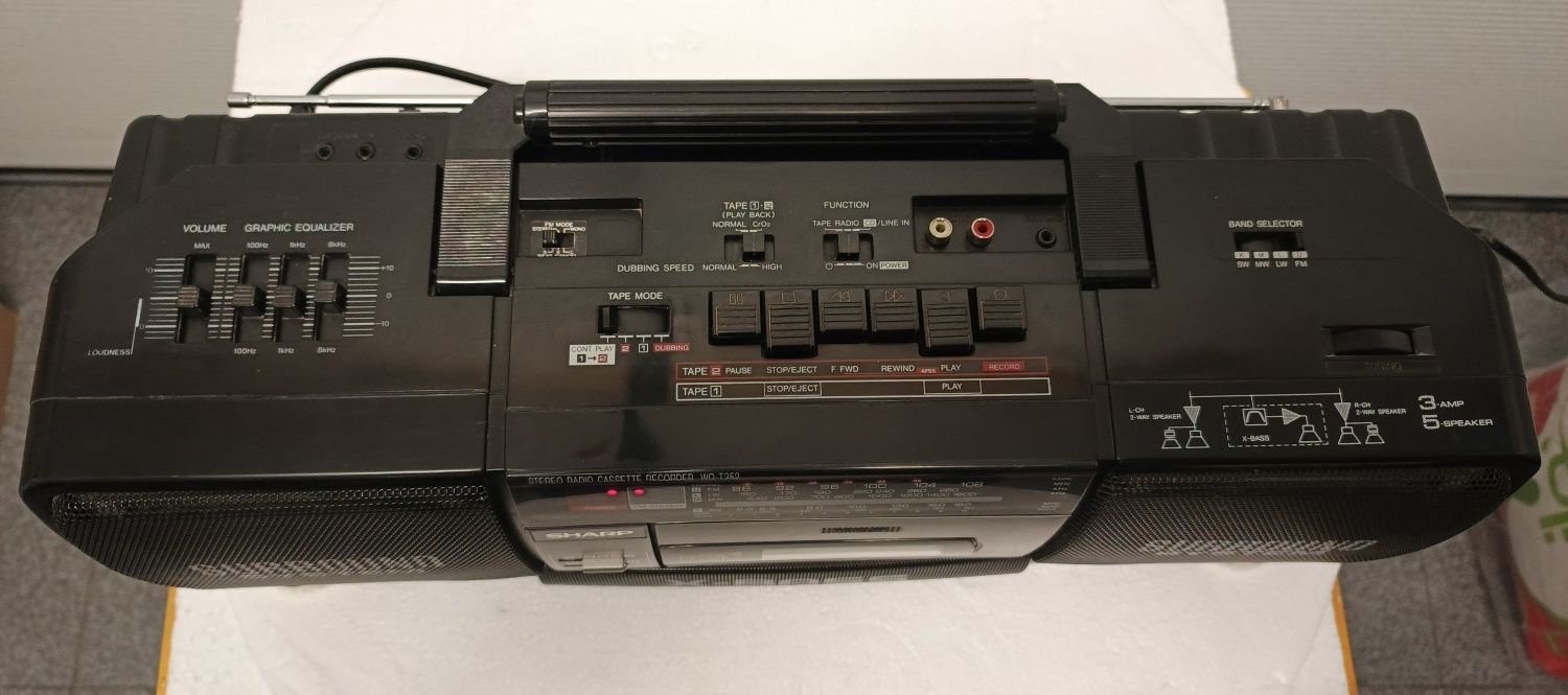 Radiomagnetofon Sharp WQ-T352H(BK) – uszkodzony. Optycznie bdb.