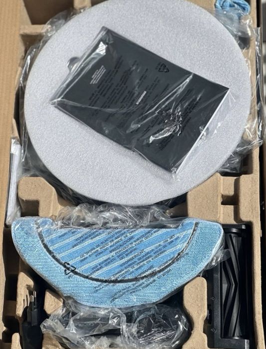 Новий миючий робот пилосос Cecotec conga 1990