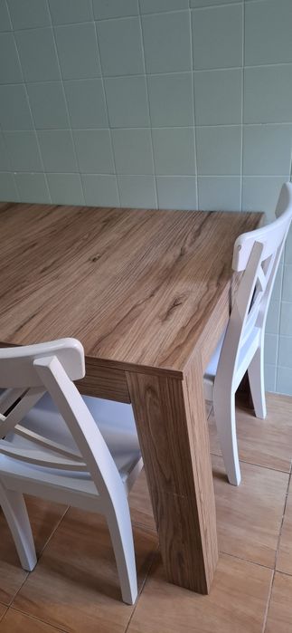 Mesa extensivel de madeira