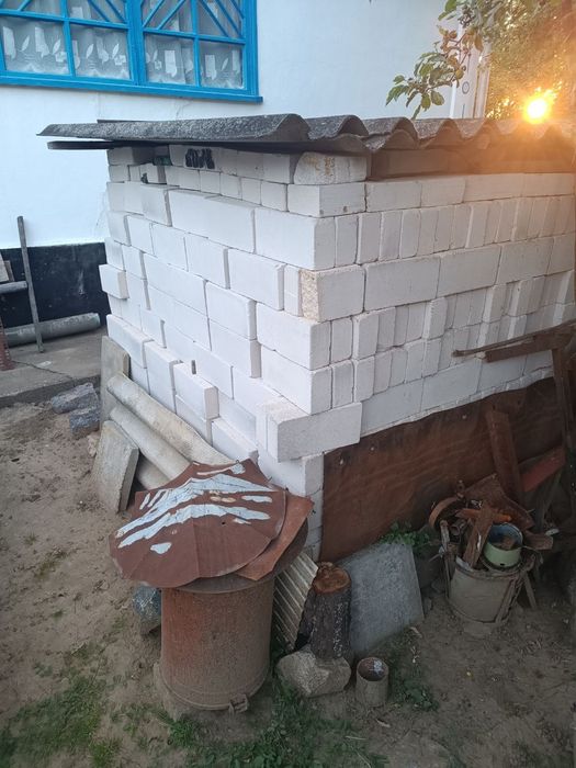 Продам білу силікатну цеглу