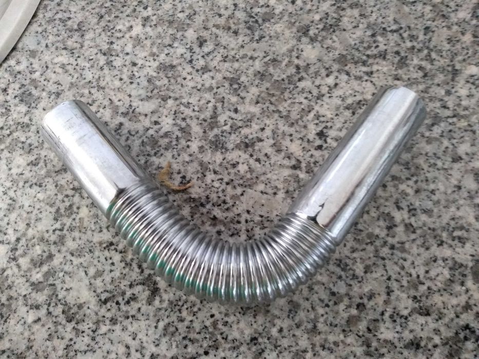 Tubo flexível corrugado para sifão telescópico do tipo garrafa