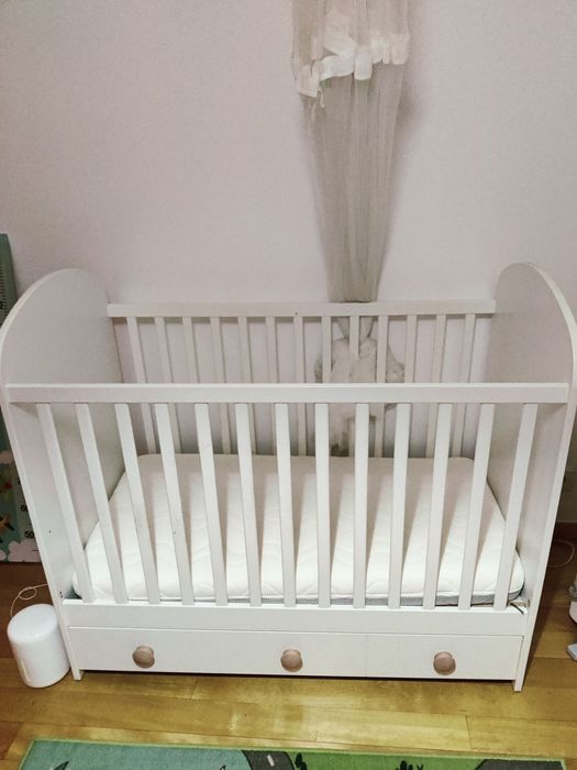 Berço com gaveta