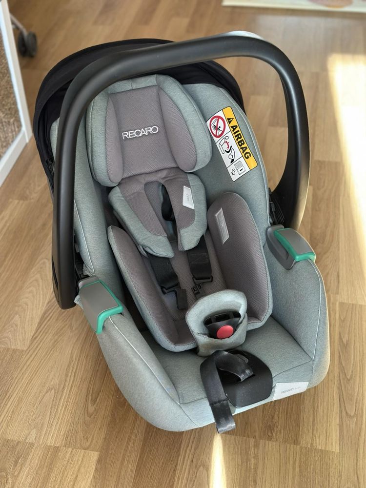 Дитяче автокрісло Recaro Avan (0-15m)