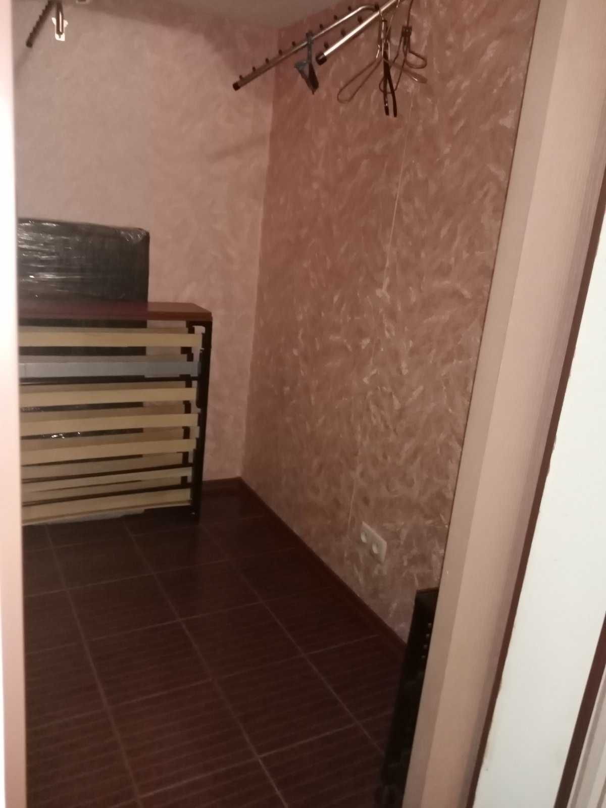 Продам 1- комнатную квартиру в Лузановке.