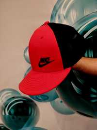 czapka z daszkiem Nike, gumowy napis NIKE