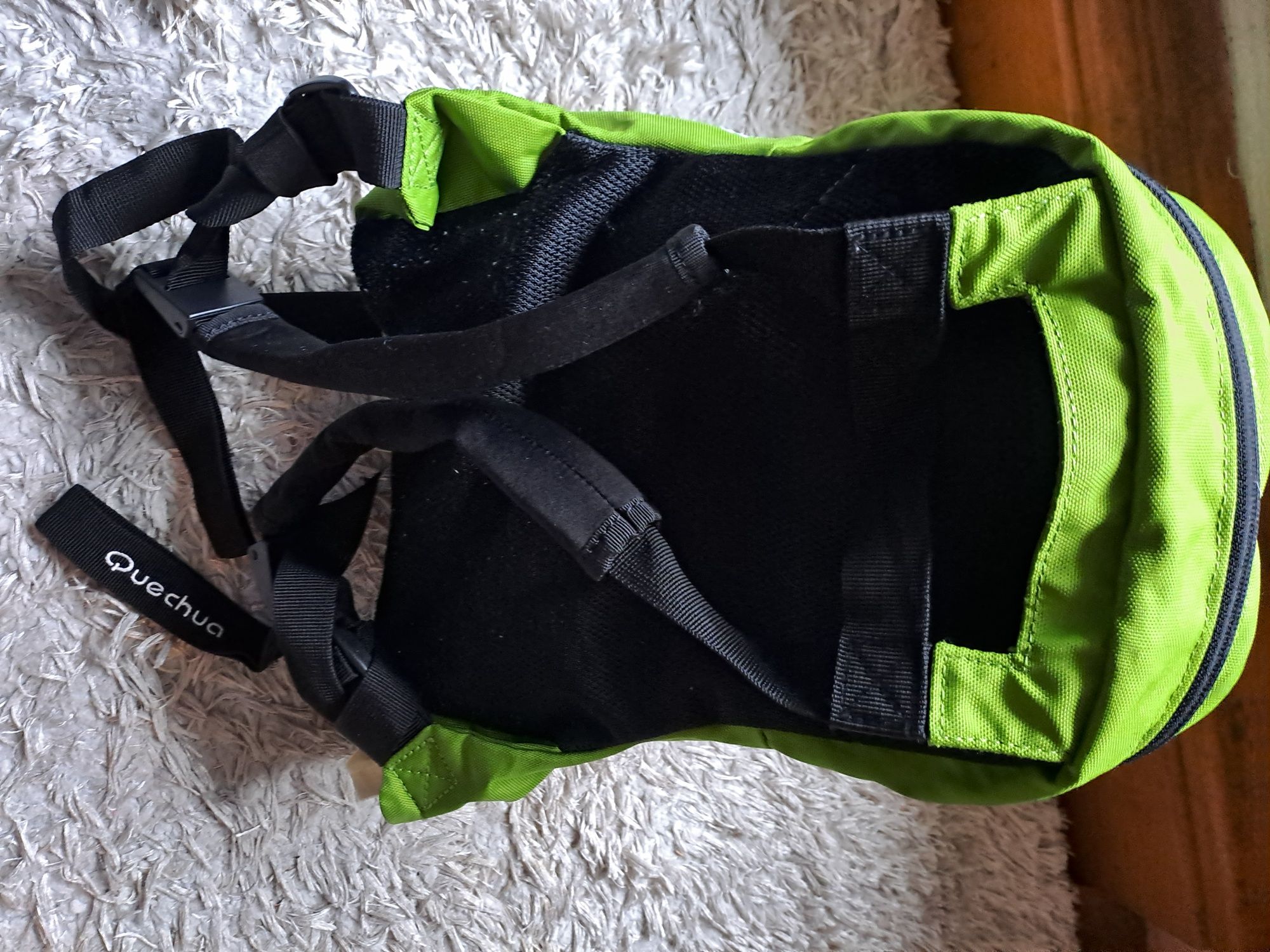 Mały plecaczek Quechua
