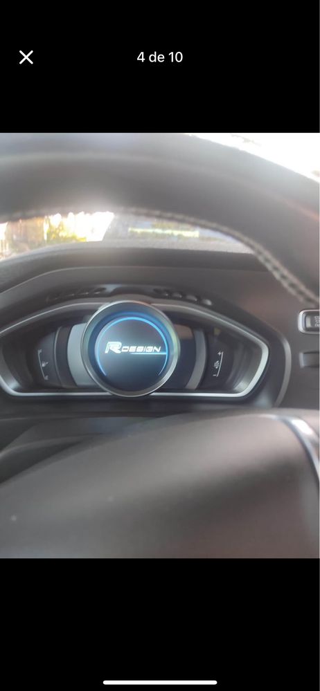 Volvo v40 r design