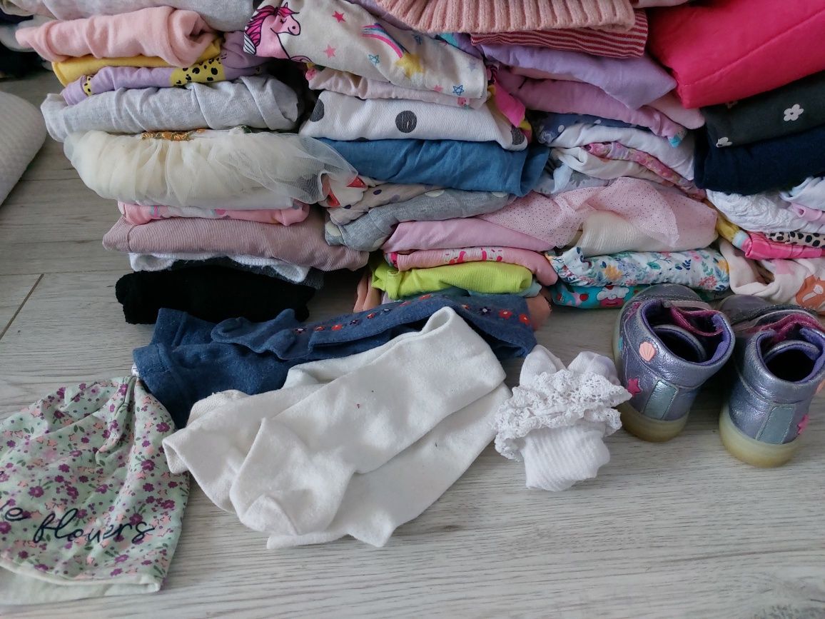 Kartony z ubraniami damskie i dzieciece