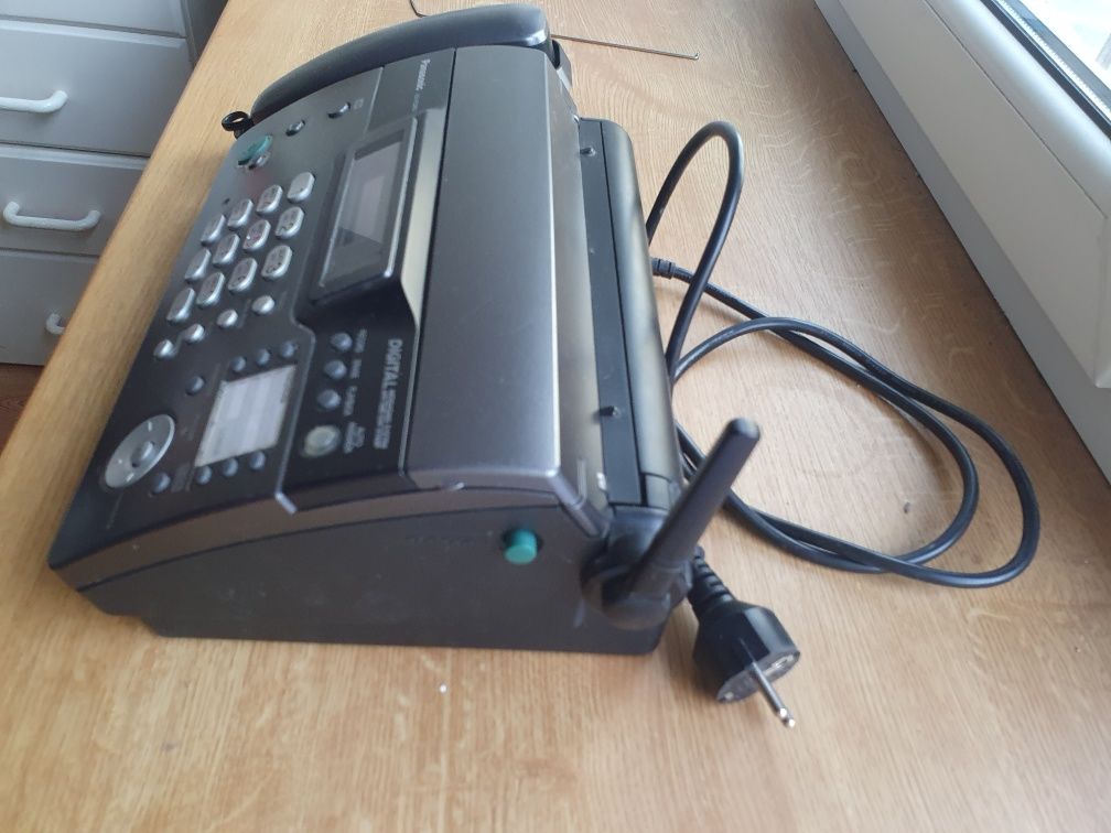 Телефон, факс, автовідповідач Panasonic KX-FT78 та KX-FC962