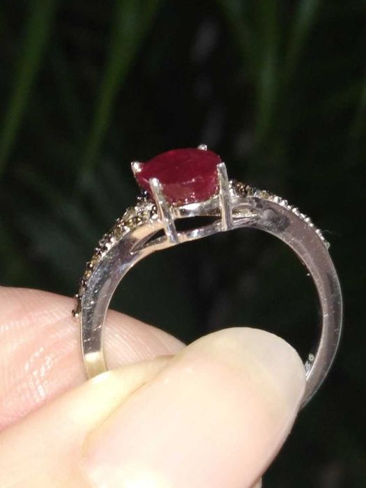 Pierścionek z Rubinem i Diamentami. Certyfikat!