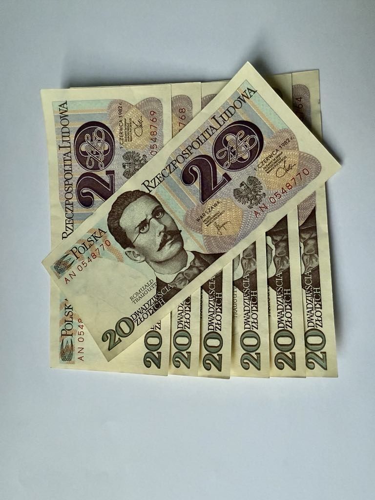 Banknoty PRL-20zl Romuald Trauguttt 1982 nowe z paczki 7 szt.po kolei