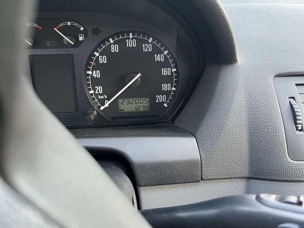Автомобіль Шкода Фабіа 1 1.4mpi