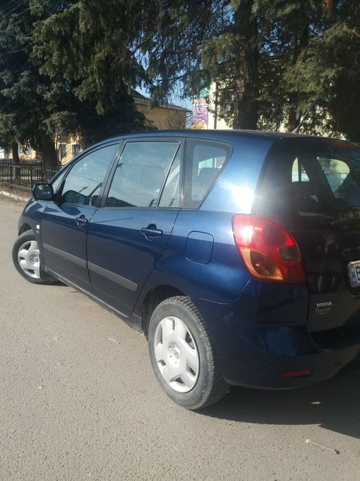 Тойота корола версо 2003р