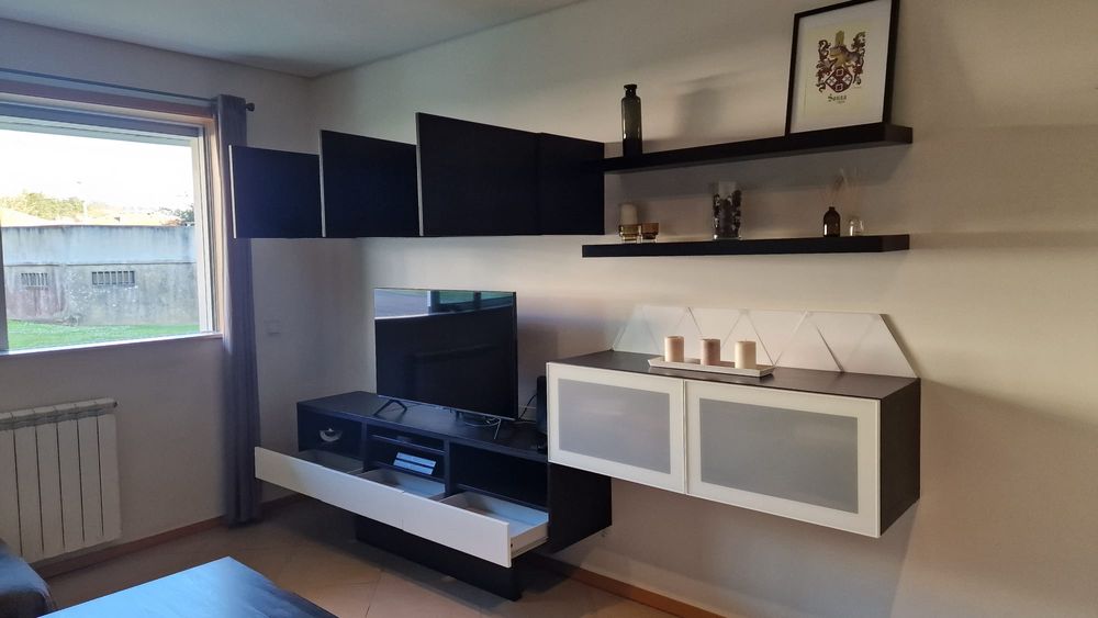 Movel Apoio TV, Aparador, Mesa de Centro e Mesa Jantar com 4 Cadeiras