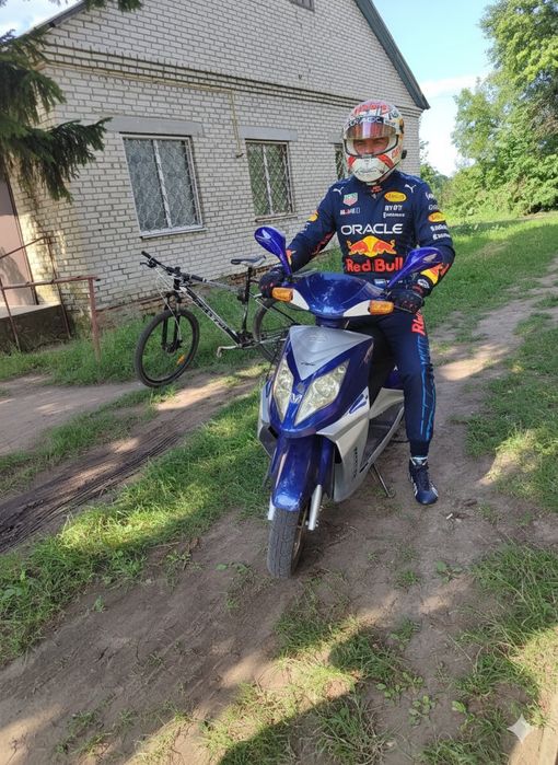 Скутер Tonic срочно!