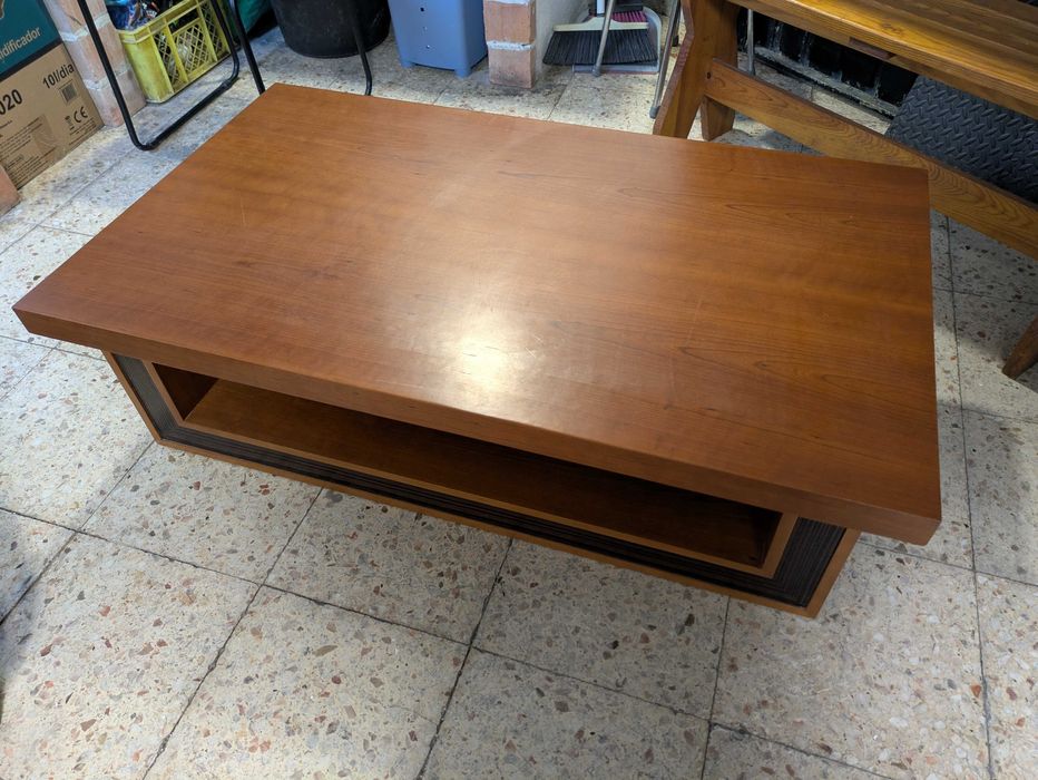 Mesa de Centro em Cerejeira