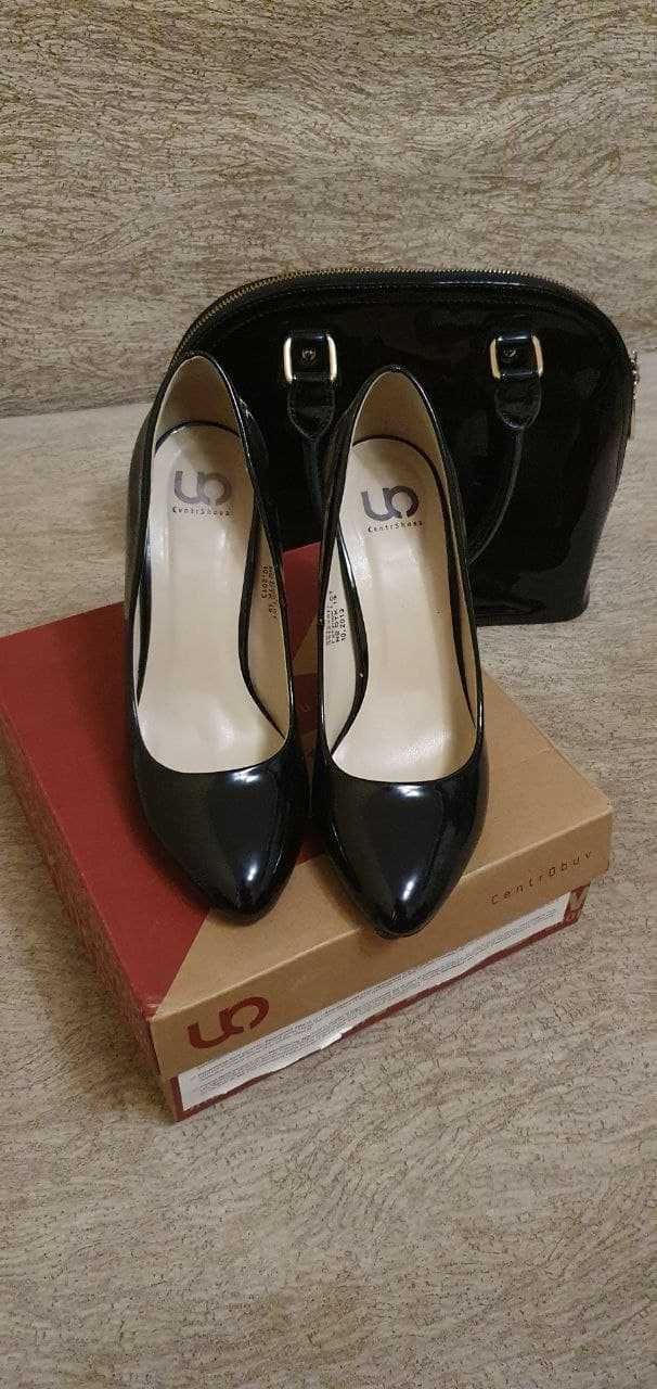 Лаковые женские туфли 36 размер в идеальном состоянии